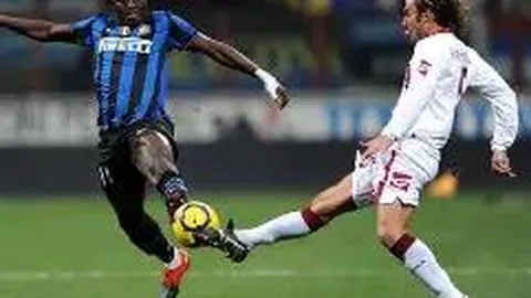 54岁王祖贤素颜照曝光，嘟嘴萌态尽显肌肤光泽