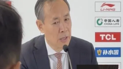 揭秘亚冬会花样滑冰中国队备战内幕：首训现场直播，央视新闻客户端独家呈现！